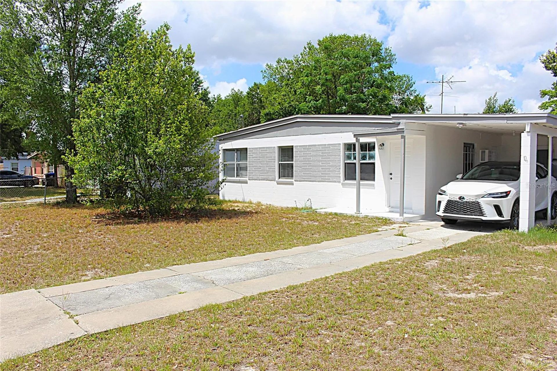 520 Hacienda Court Orlando FL 32809