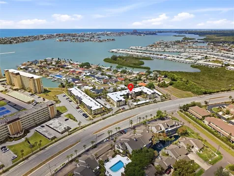 4780 Cove Circle St Petersburg FL 33708