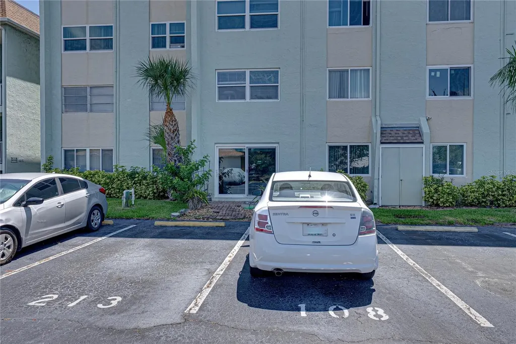 801 83rd Avenue N St Petersburg FL 33702