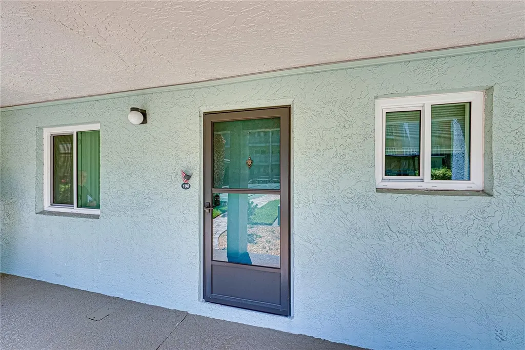 801 83rd Avenue N St Petersburg FL 33702