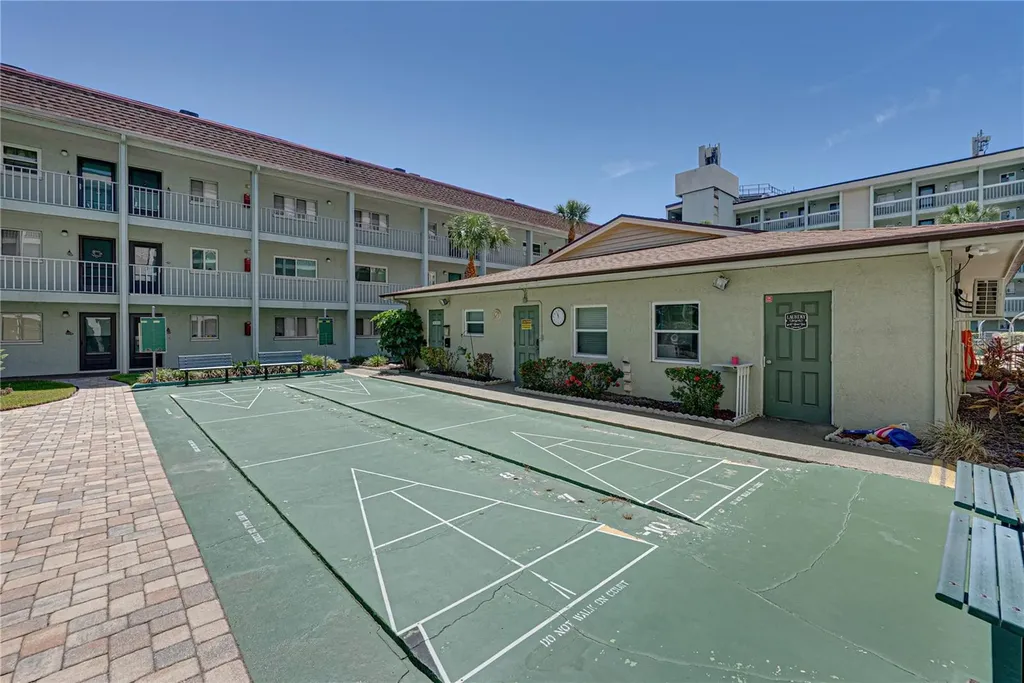 801 83rd Avenue N St Petersburg FL 33702