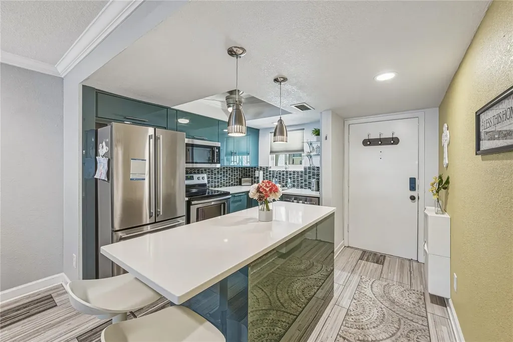 801 83rd Avenue N St Petersburg FL 33702