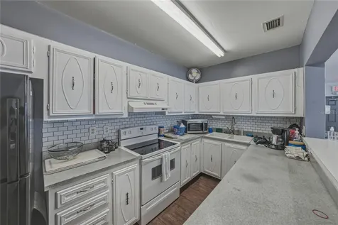 801 83rd Avenue N St Petersburg FL 33702