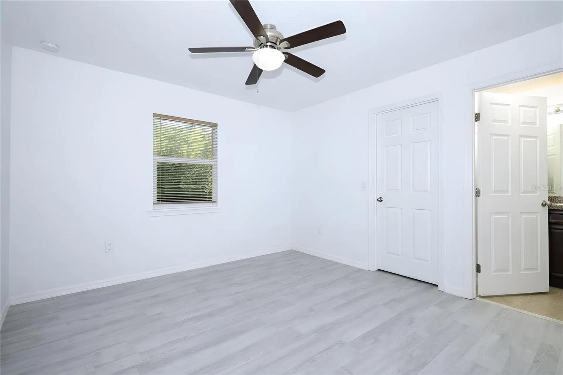 1068 Mayflower Avenue Deltona FL 32725