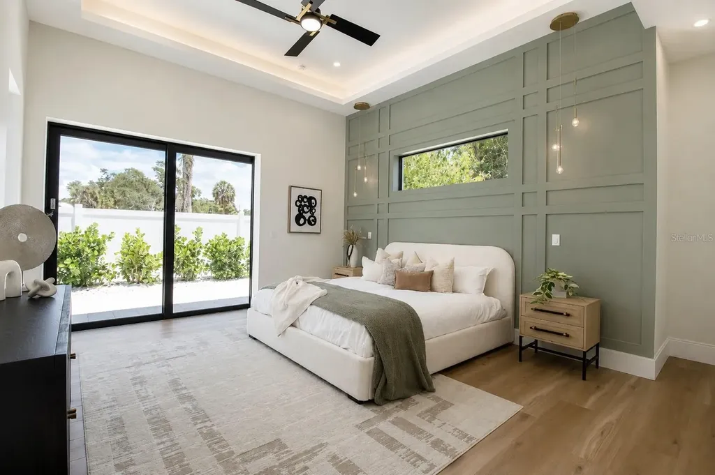 2121 Clematis Court Sarasota FL 34237