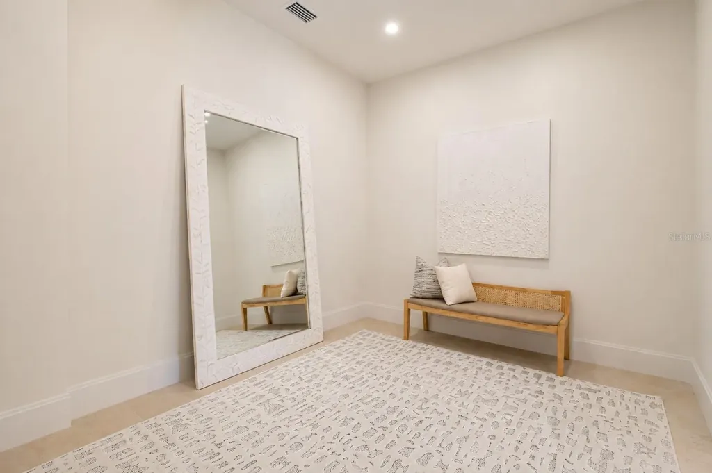 2121 Clematis Court Sarasota FL 34237