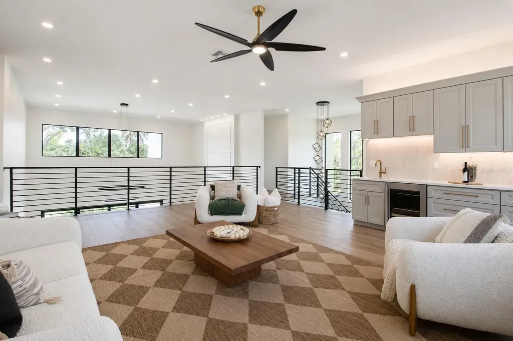 2121 Clematis Court Sarasota FL 34237