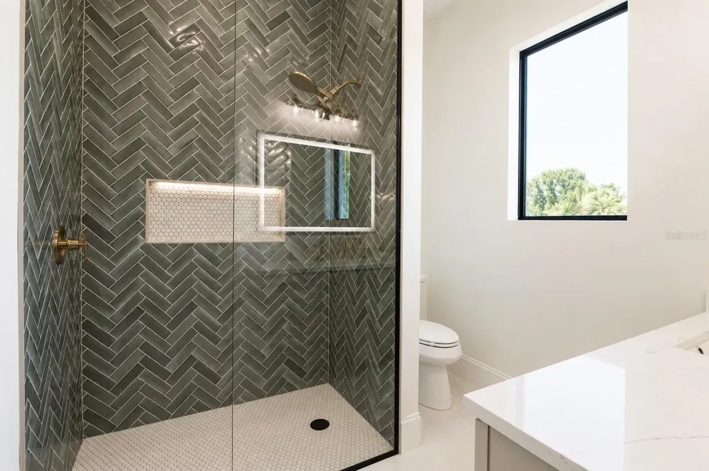 2121 Clematis Court Sarasota FL 34237