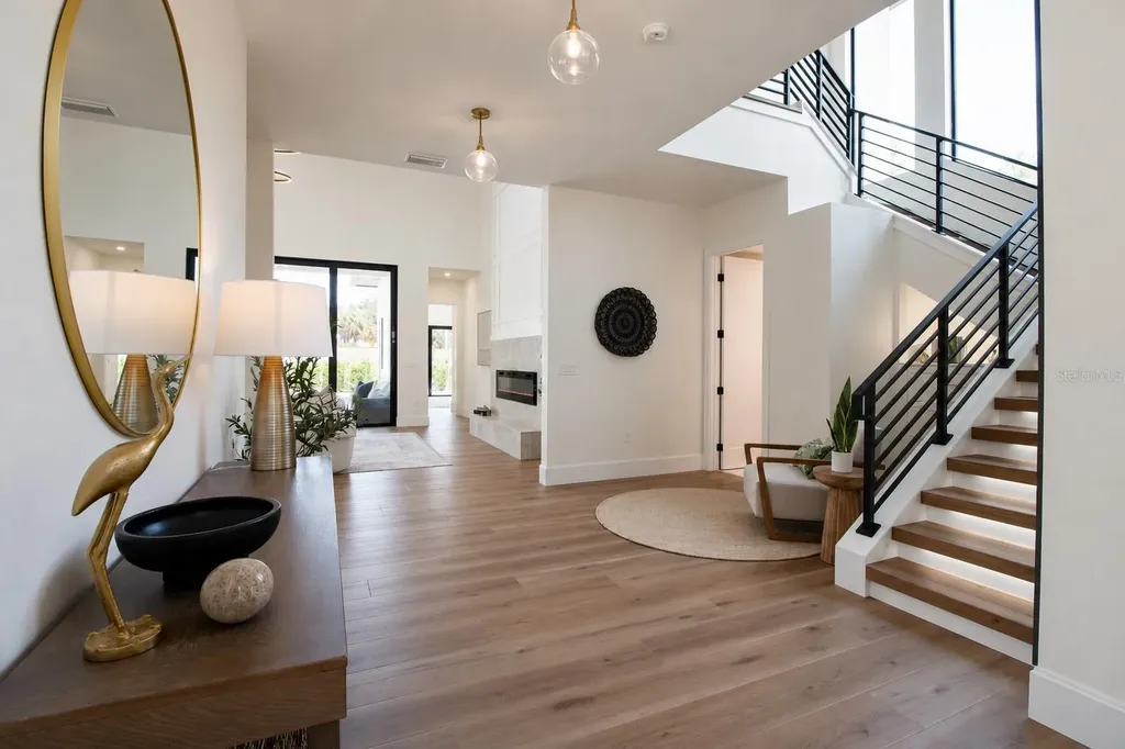 2121 Clematis Court Sarasota FL 34237