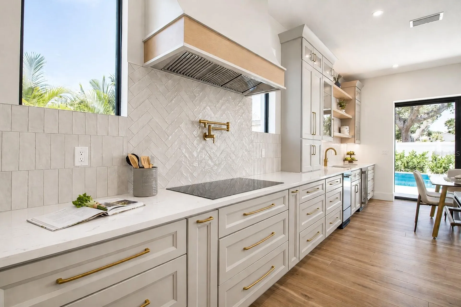 2121 Clematis Court Sarasota FL 34237