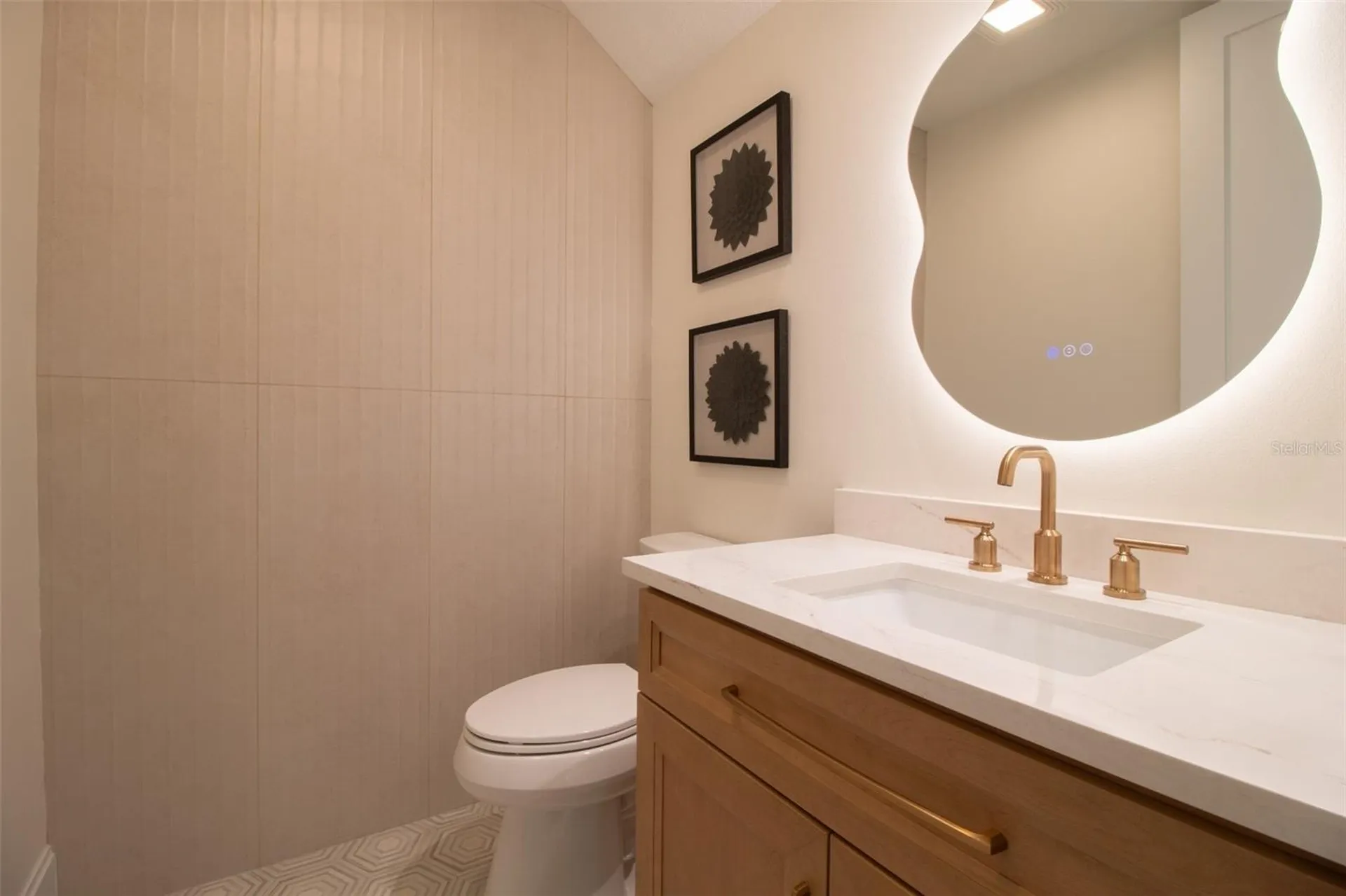2121 Clematis Court Sarasota FL 34237