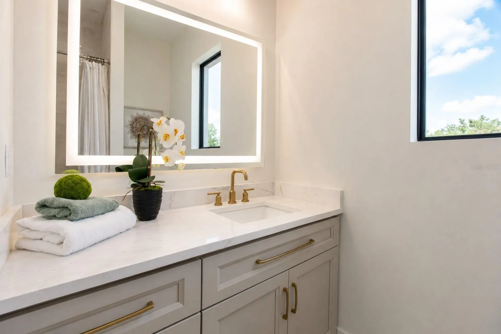 2121 Clematis Court Sarasota FL 34237