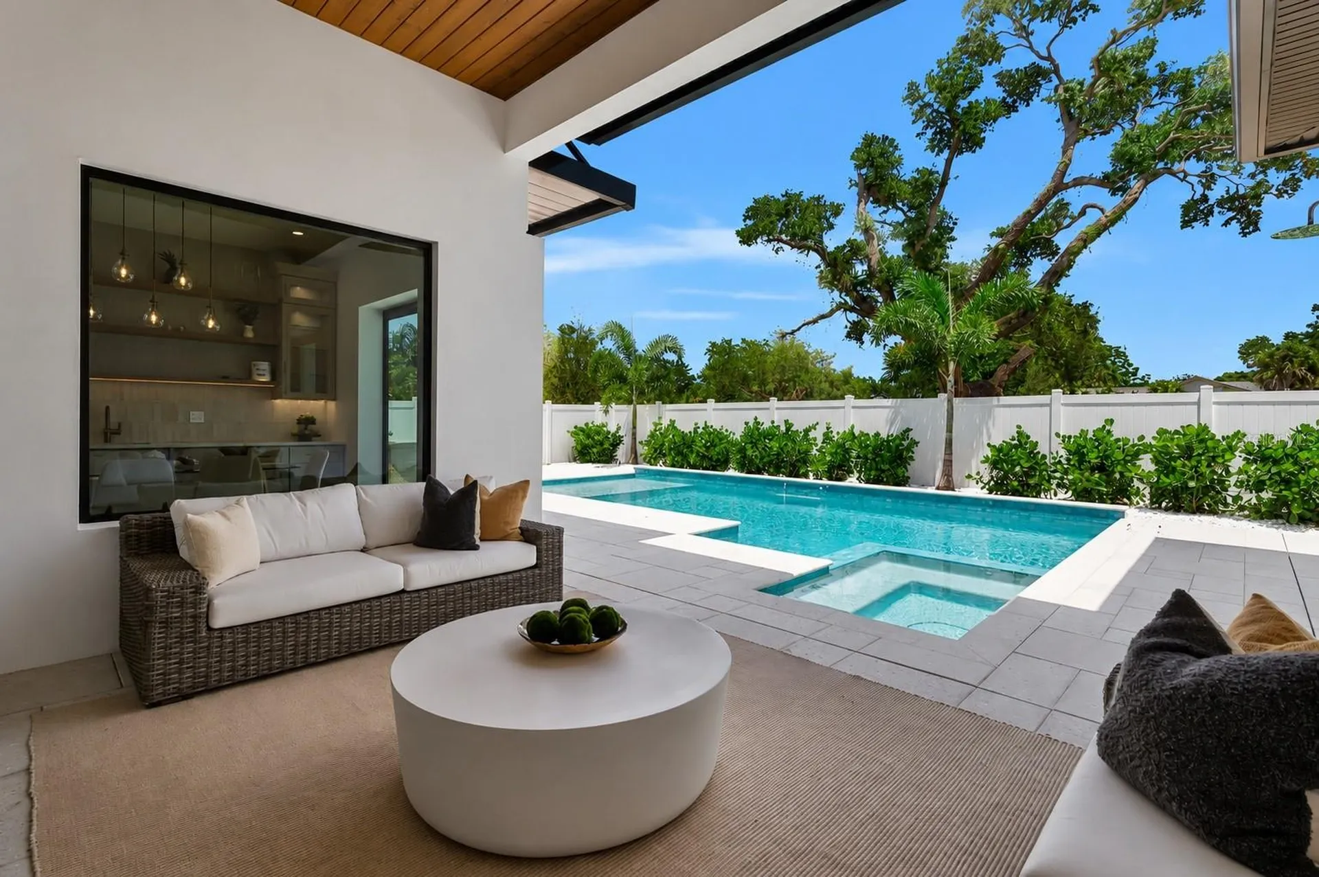 2121 Clematis Court Sarasota FL 34237