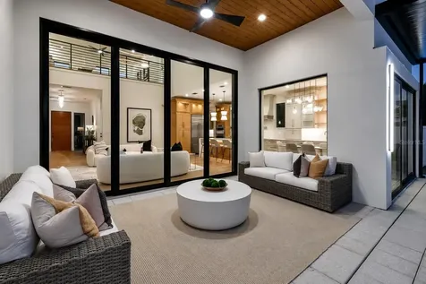 2121 Clematis Court Sarasota FL 34237
