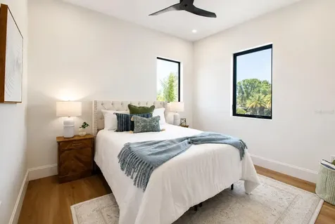 2121 Clematis Court Sarasota FL 34237