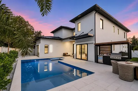 2121 Clematis Court Sarasota FL 34237
