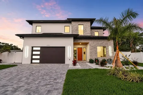 2121 Clematis Court Sarasota FL 34237