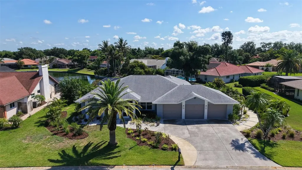 6988 Country Lakes Circle Sarasota FL 34243