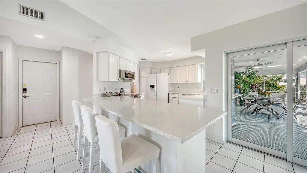 6988 Country Lakes Circle Sarasota FL 34243