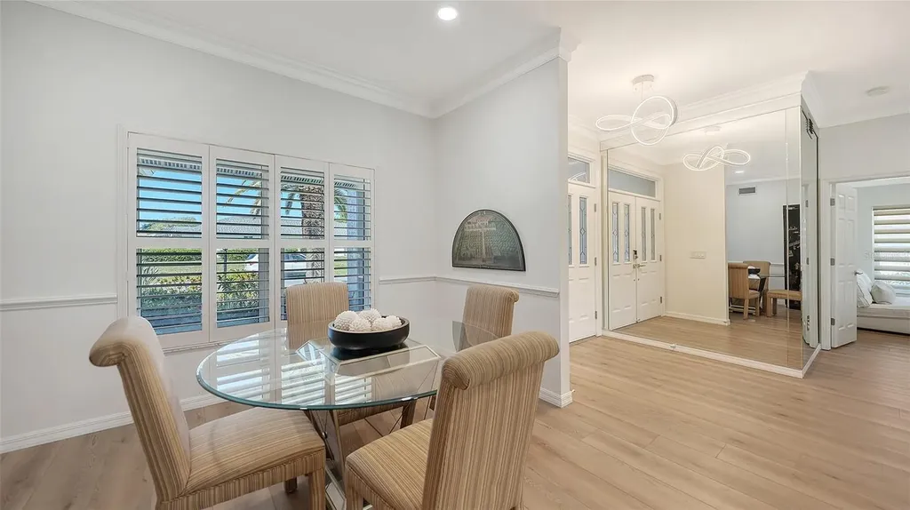 6988 Country Lakes Circle Sarasota FL 34243