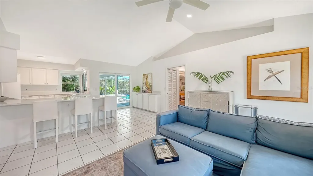 6988 Country Lakes Circle Sarasota FL 34243
