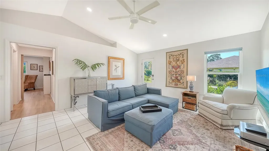 6988 Country Lakes Circle Sarasota FL 34243
