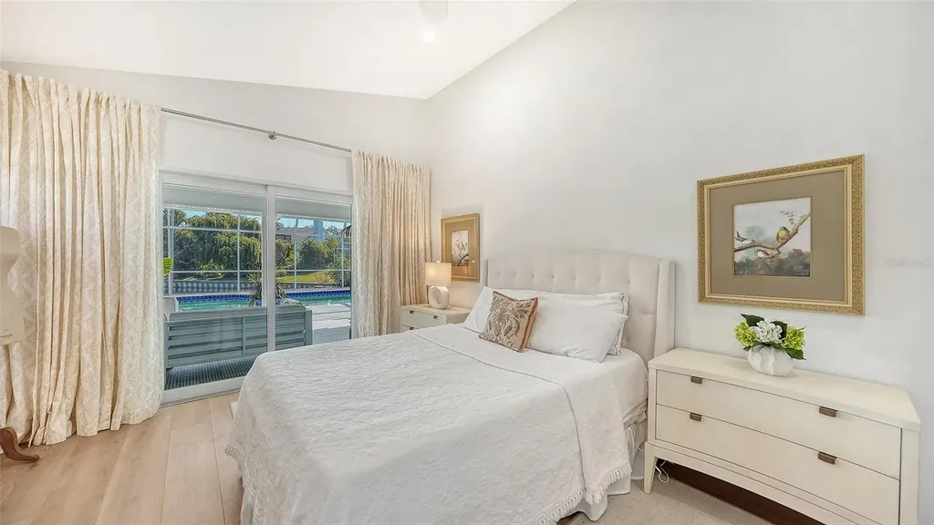 6988 Country Lakes Circle Sarasota FL 34243