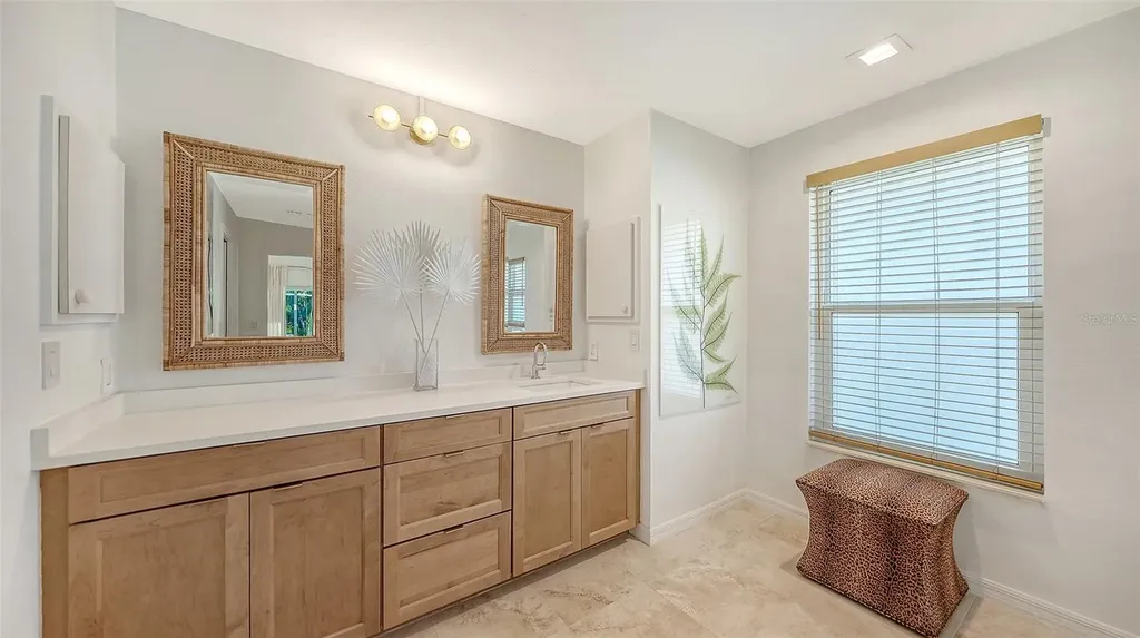 6988 Country Lakes Circle Sarasota FL 34243