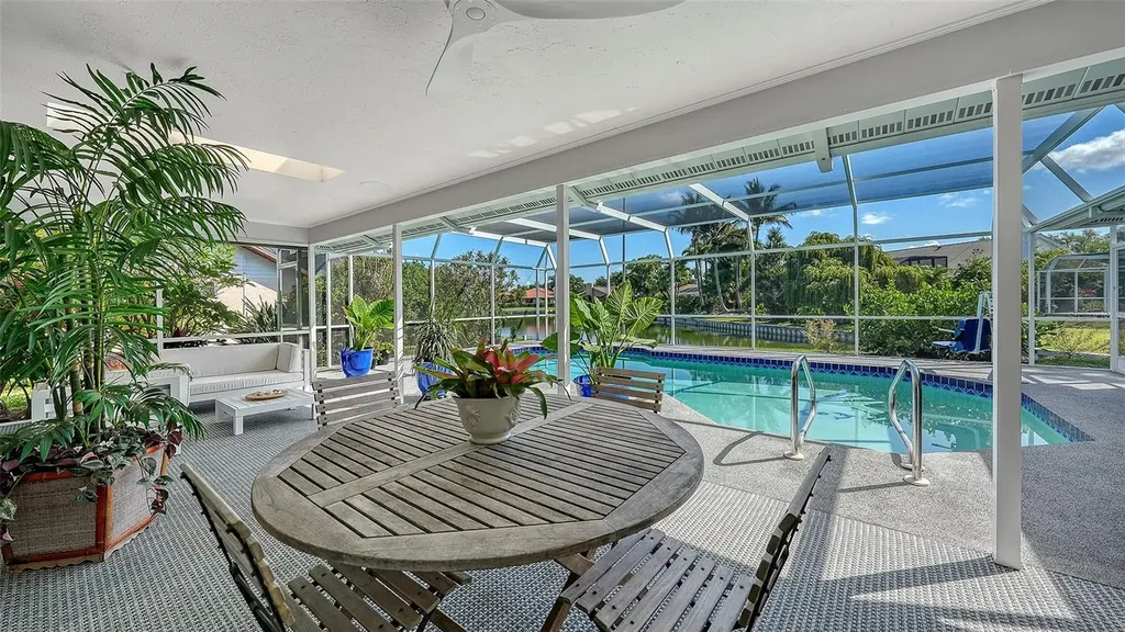 6988 Country Lakes Circle Sarasota FL 34243