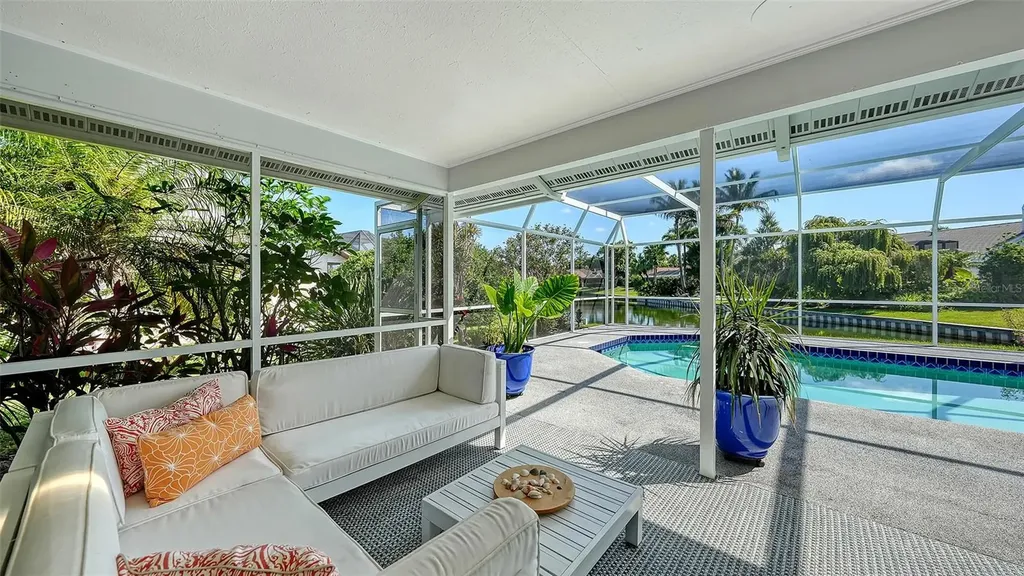 6988 Country Lakes Circle Sarasota FL 34243