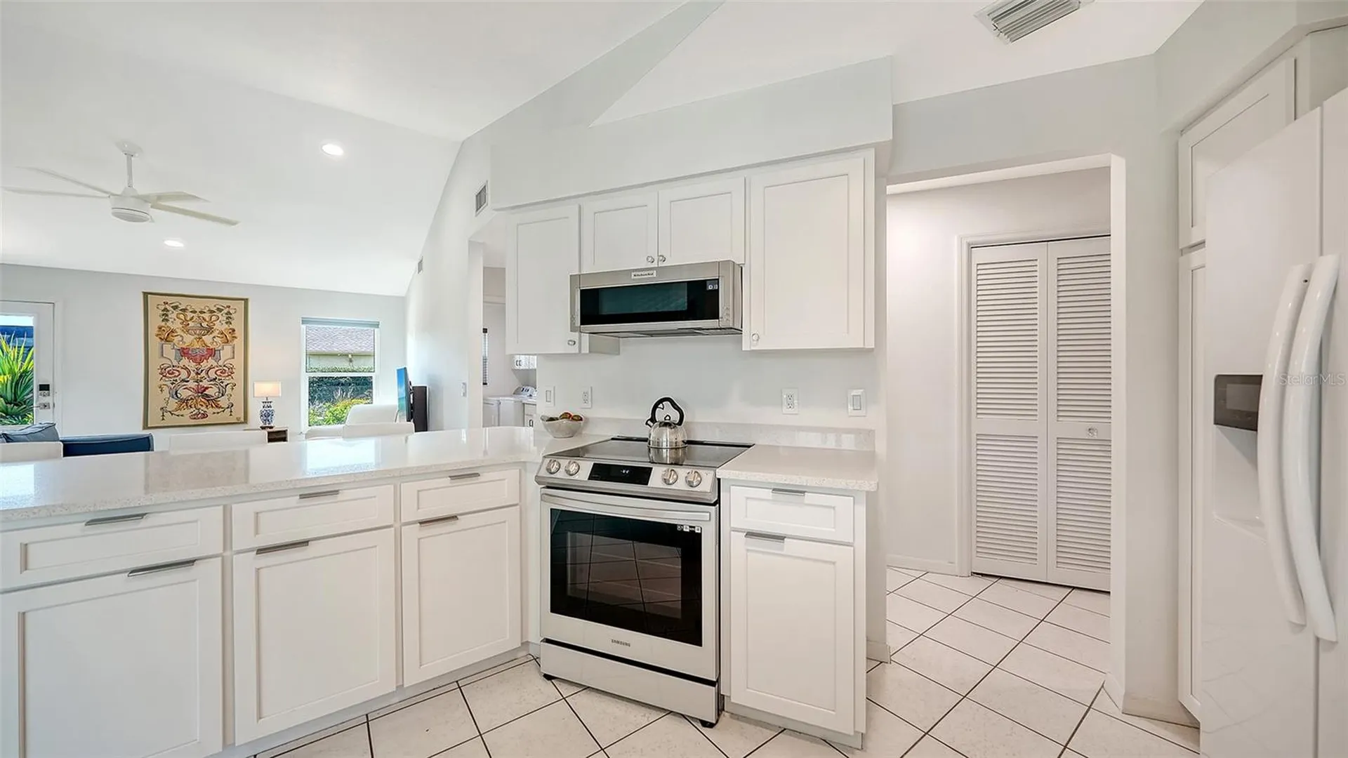 6988 Country Lakes Circle Sarasota FL 34243