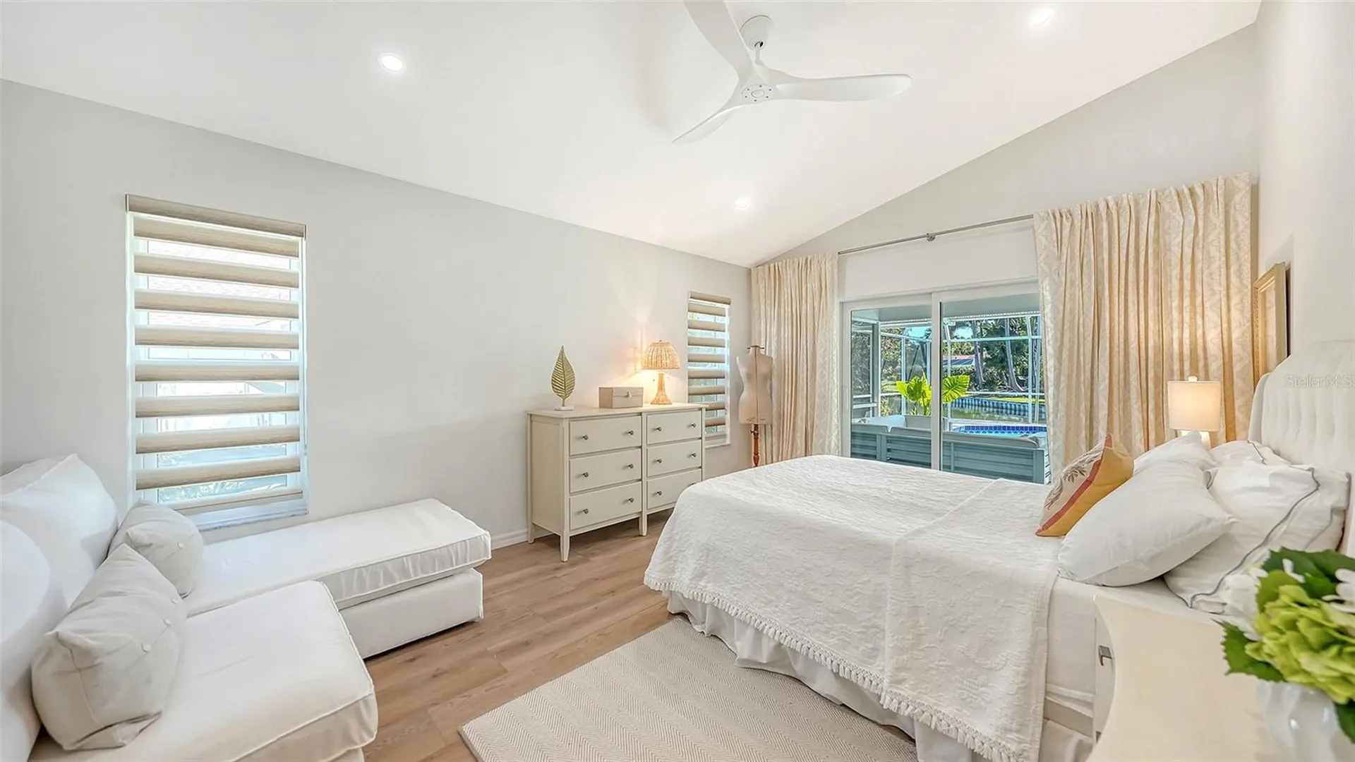 6988 Country Lakes Circle Sarasota FL 34243