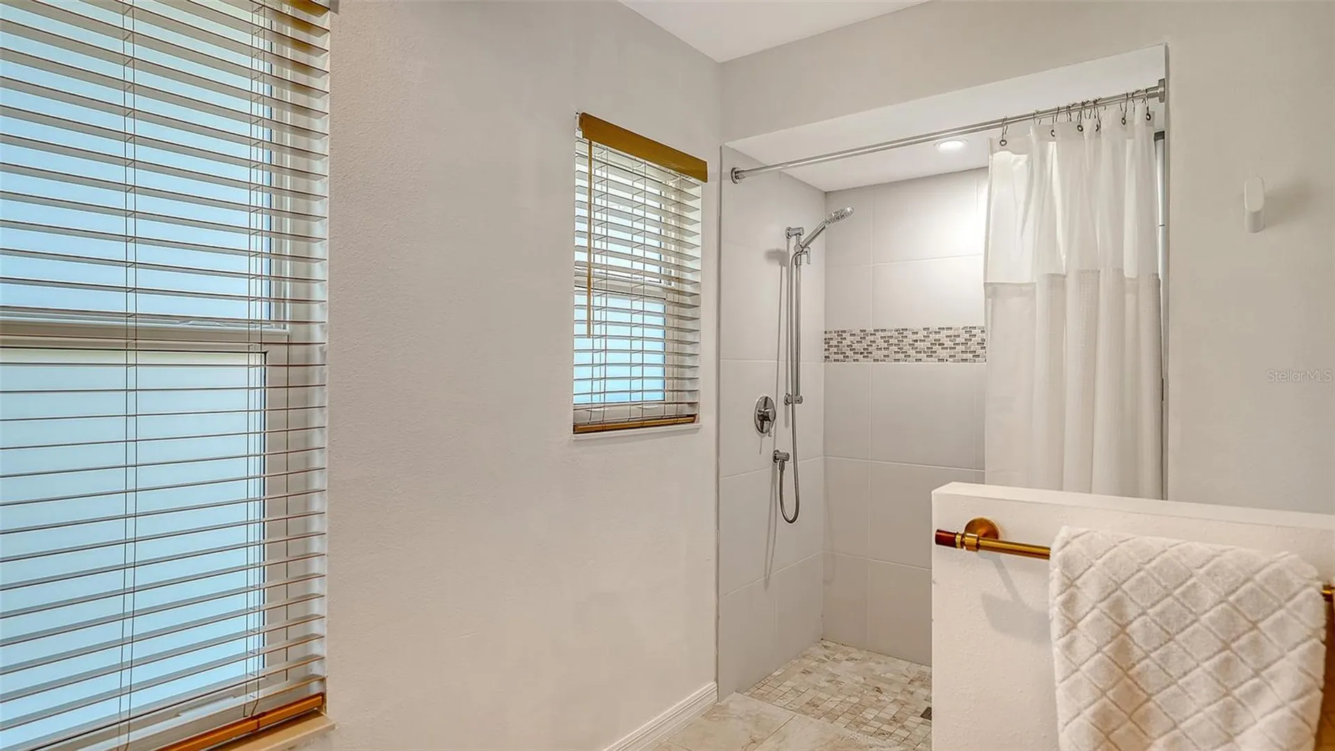 6988 Country Lakes Circle Sarasota FL 34243
