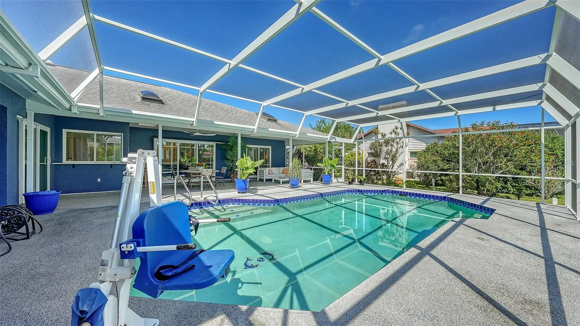 6988 Country Lakes Circle Sarasota FL 34243