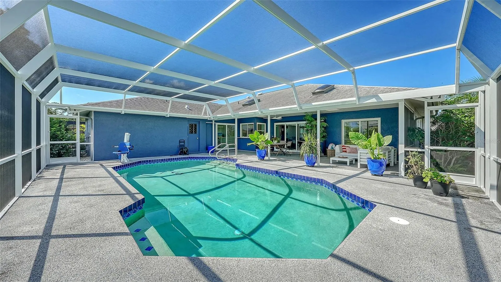 6988 Country Lakes Circle Sarasota FL 34243