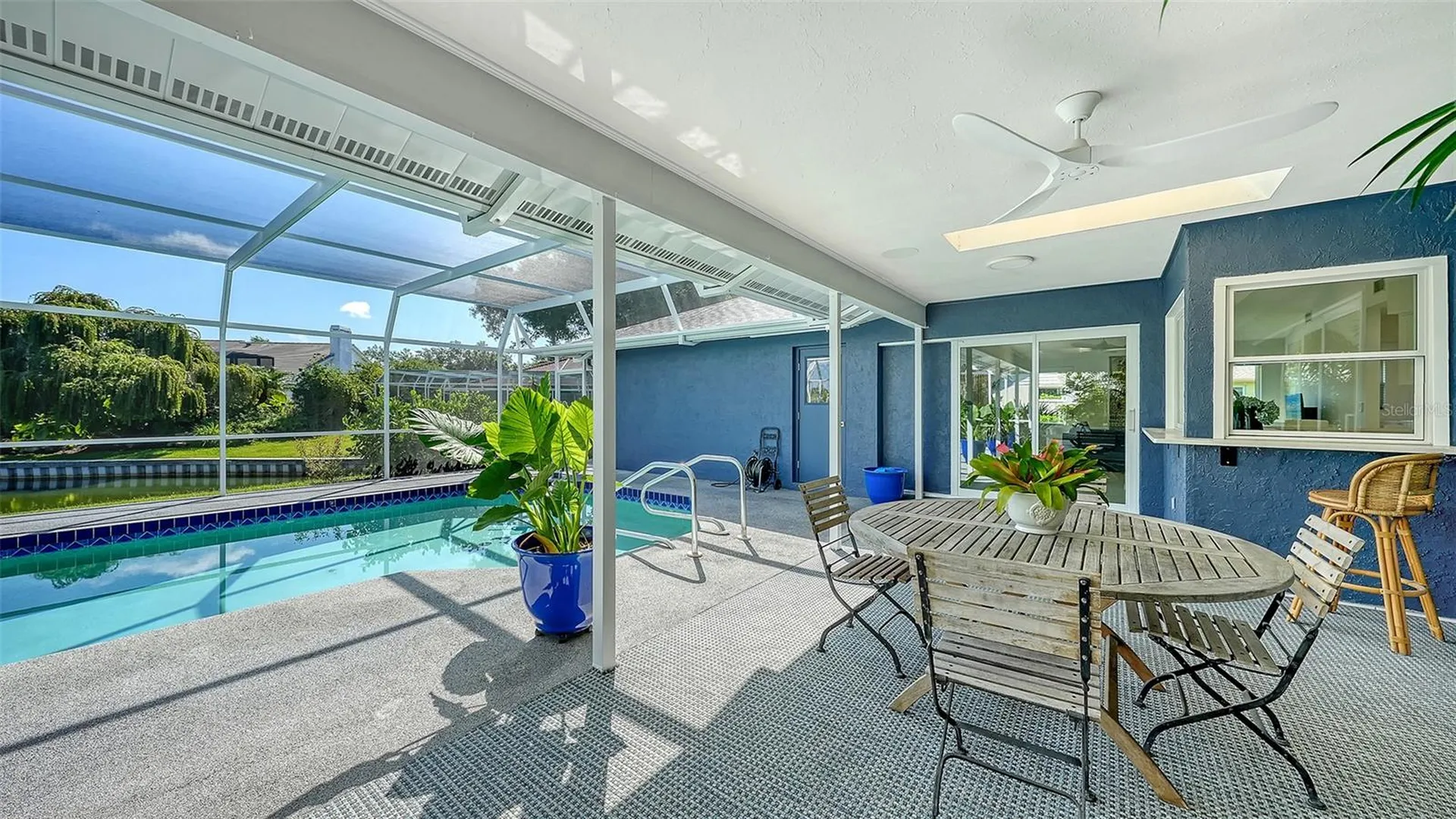 6988 Country Lakes Circle Sarasota FL 34243