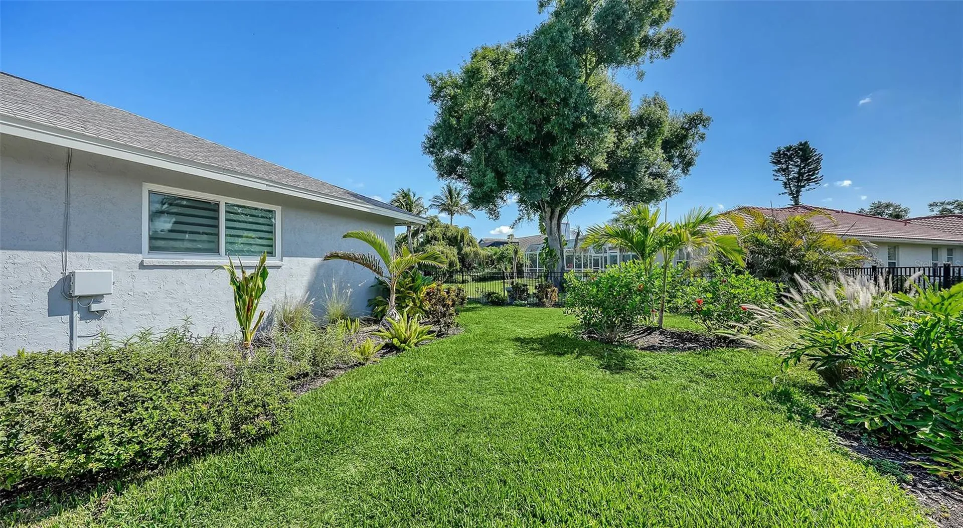 6988 Country Lakes Circle Sarasota FL 34243