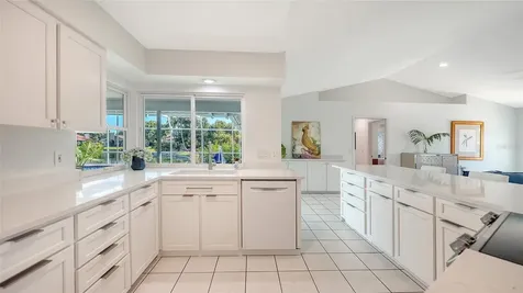 6988 Country Lakes Circle Sarasota FL 34243