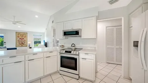 6988 Country Lakes Circle Sarasota FL 34243