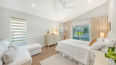 6988 Country Lakes Circle Sarasota FL 34243