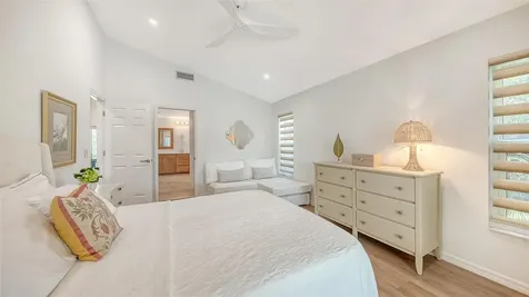 6988 Country Lakes Circle Sarasota FL 34243