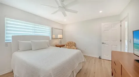 6988 Country Lakes Circle Sarasota FL 34243