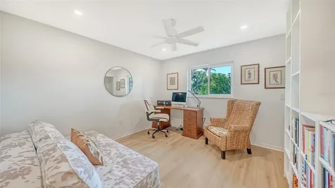 6988 Country Lakes Circle Sarasota FL 34243