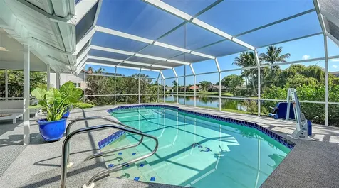 6988 Country Lakes Circle Sarasota FL 34243
