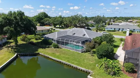 6988 Country Lakes Circle Sarasota FL 34243