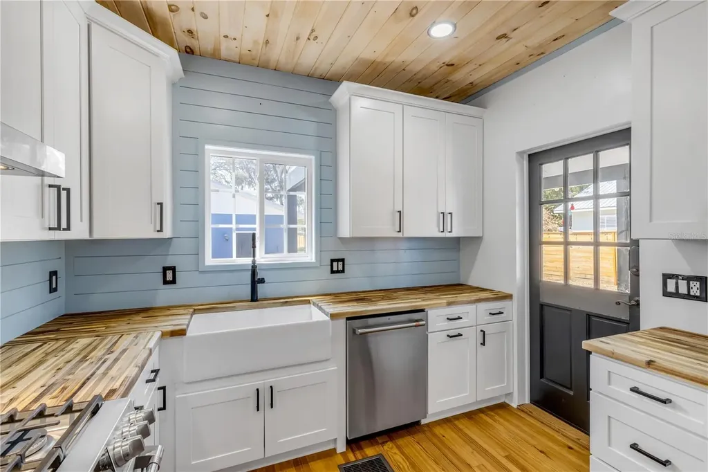 532 Faulkner Street New Smyrna Beach FL 32168