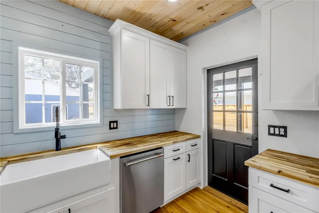 532 Faulkner Street New Smyrna Beach FL 32168