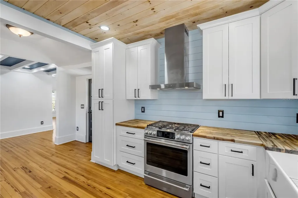 532 Faulkner Street New Smyrna Beach FL 32168