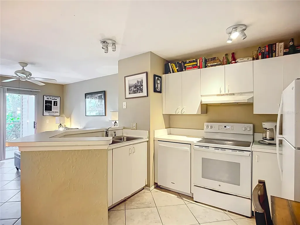 850 S Tamiami Trail Sarasota FL 34236