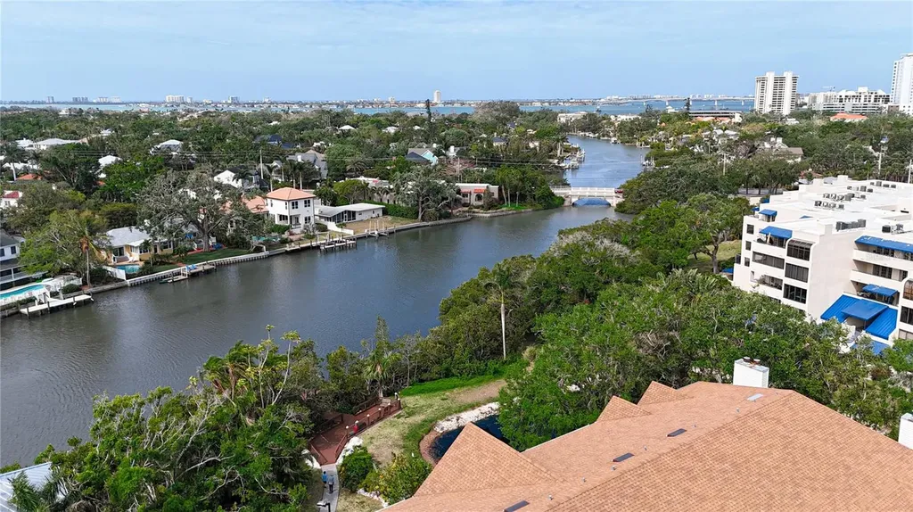 850 S Tamiami Trail Sarasota FL 34236